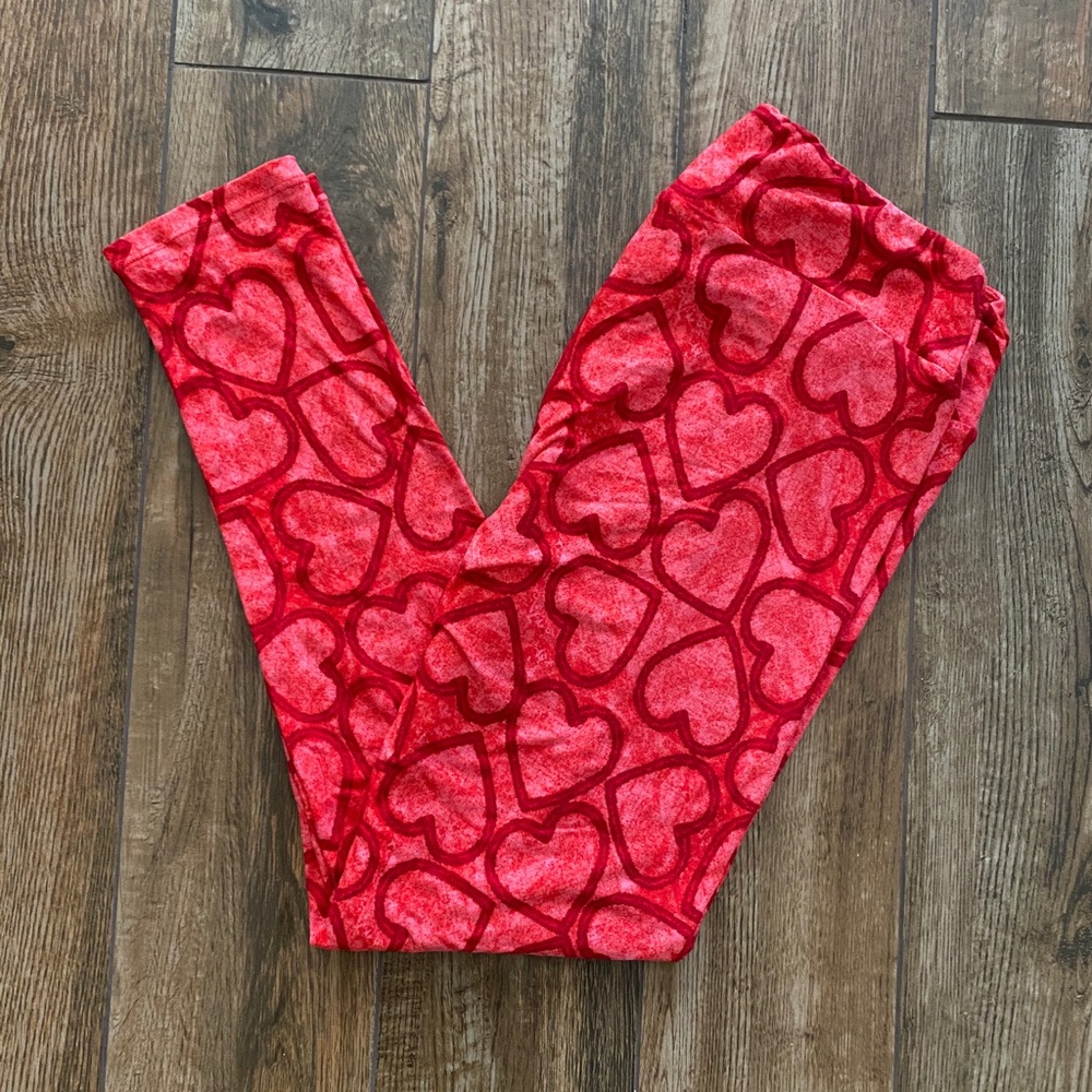 VALENTINE’S LULAROE LEGGINGS